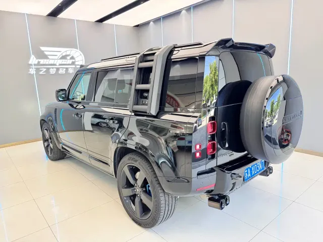 Land Rover Defender — Фото автомобиля 5