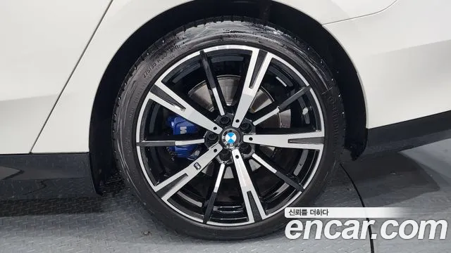 BMW 5-Series 5 серия (G60) — Фото автомобиля 20