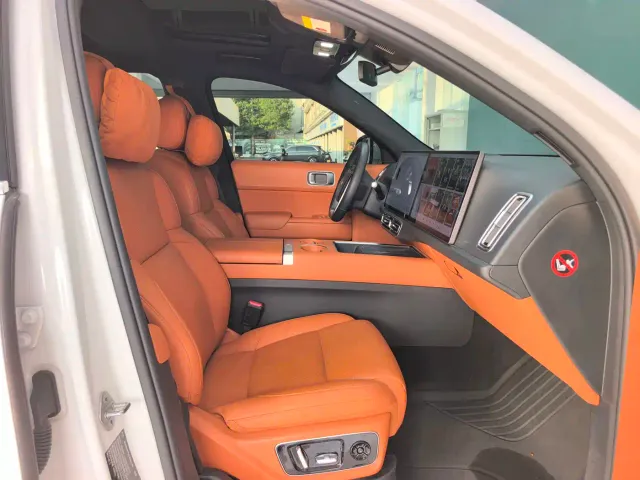 Li Auto L7 — Фото автомобиля 13