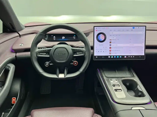 Xiaomi SU7 — Фото автомобиля 23