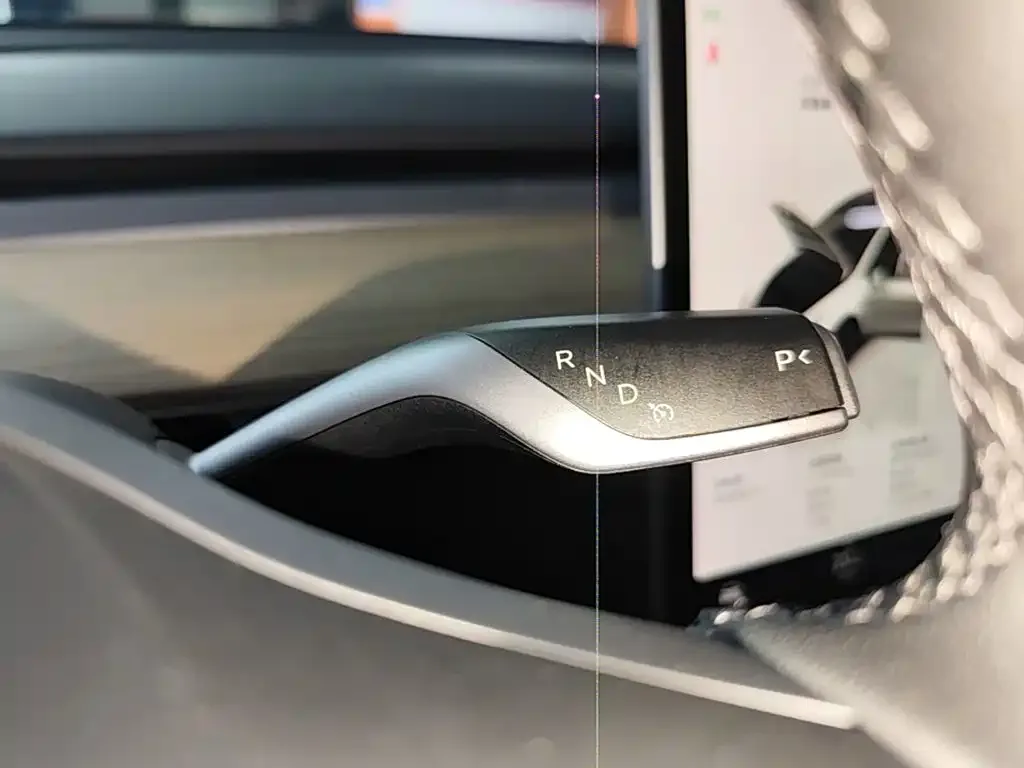 Tesla Model Y 2022 Performance High-Performance All-Wheel Drive Version — Фото автомобиля 13