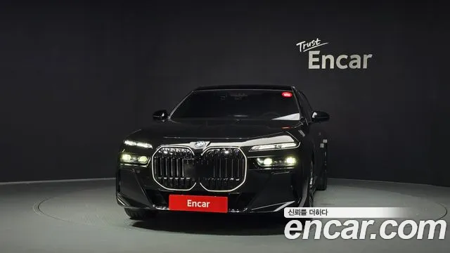 BMW 7 Series G70 — Фото автомобиля 3