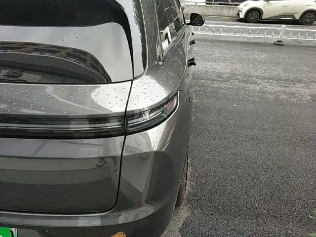 Li Auto L7 — Фото автомобиля 7