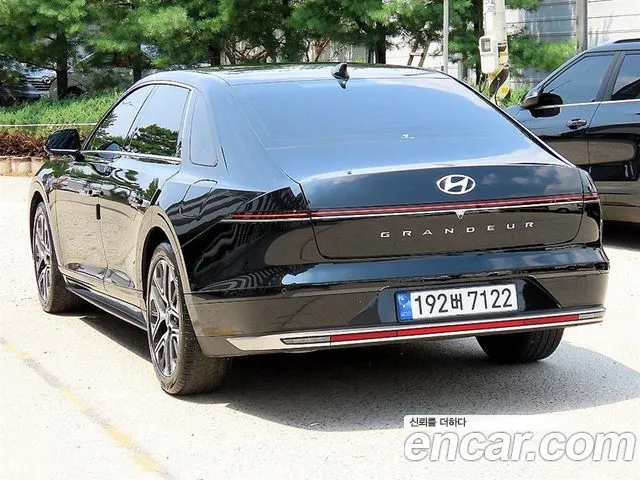 Hyundai Grandeur Grandeur (GN7) 2.5 Бензин 2WD — Фото автомобиля 3