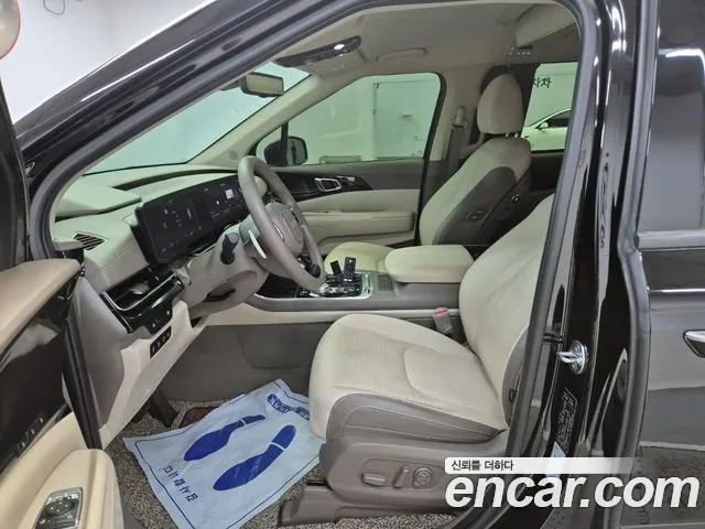 Kia Carnival Generation 4 — Фото автомобиля 11