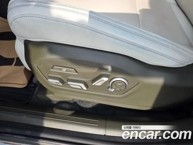 Hyundai Santafe Santa Fe (MX5) Бензин 2.5T 2WD — Фото автомобиля 16