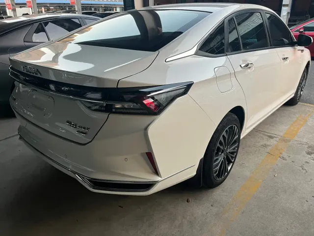 Dongfeng Yixuan MAX — Фото автомобиля 6