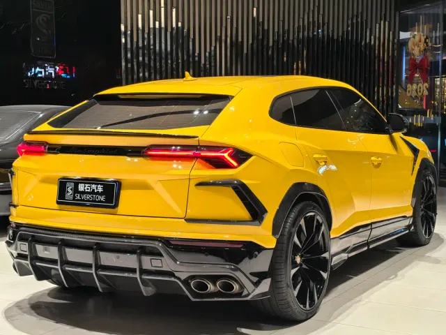 Lamborghini Urus — Фото автомобиля 4