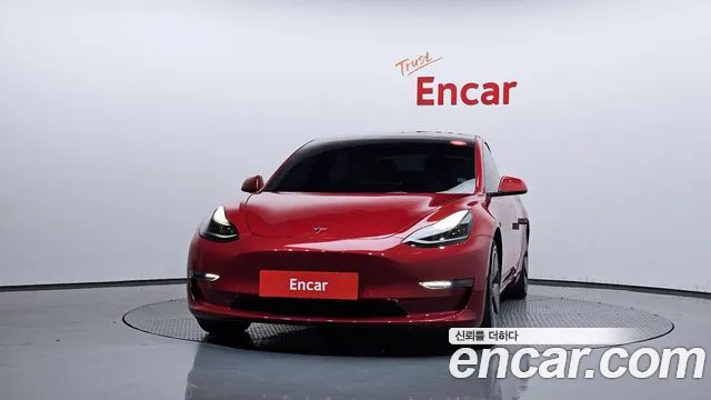 Tesla Model 3 — Фото автомобиля 3