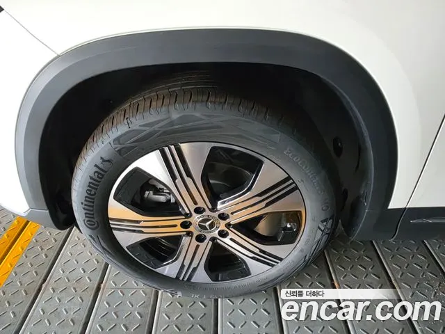 Mercedes-Benz EQA — Фото автомобиля 4