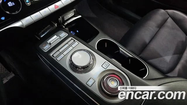 Genesis GV70 — Фото автомобиля 12