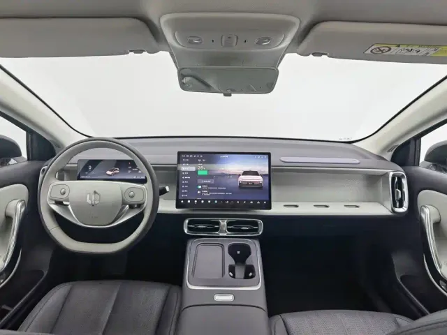 Leapmotor B01 — Фото автомобиля 5