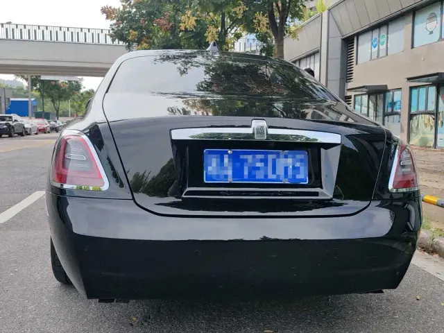 Rolls-Royce Ghost — Фото автомобиля 5