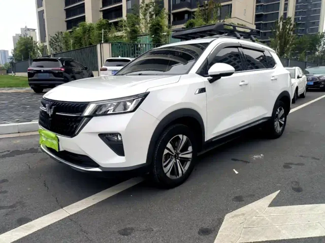Фотография автомобиля — Wuling Asta