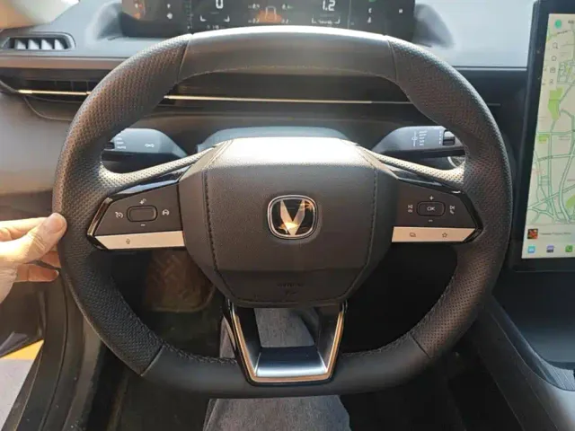Changan Eado — Фото автомобиля 15