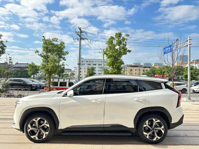 Geely Boyue L — Фото автомобиля 3