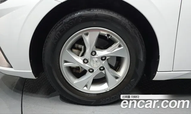 Hyundai Avante CN7 — Фото автомобиля 5