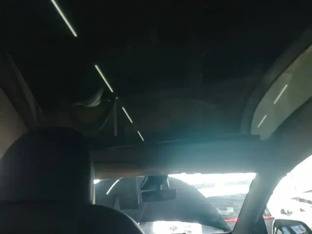 Tesla Model Y — Фото автомобиля 13