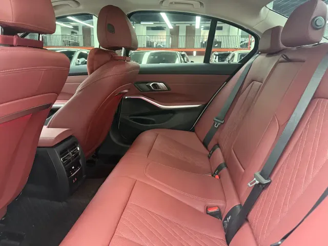 BMW 3 Series — Фото автомобиля 16