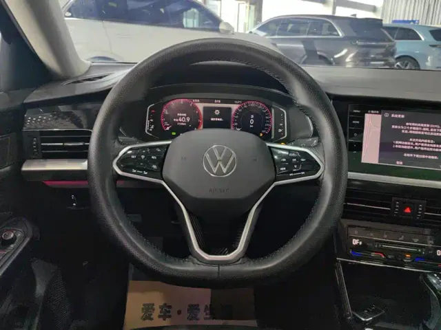 Volkswagen Passat — Фото автомобиля 15