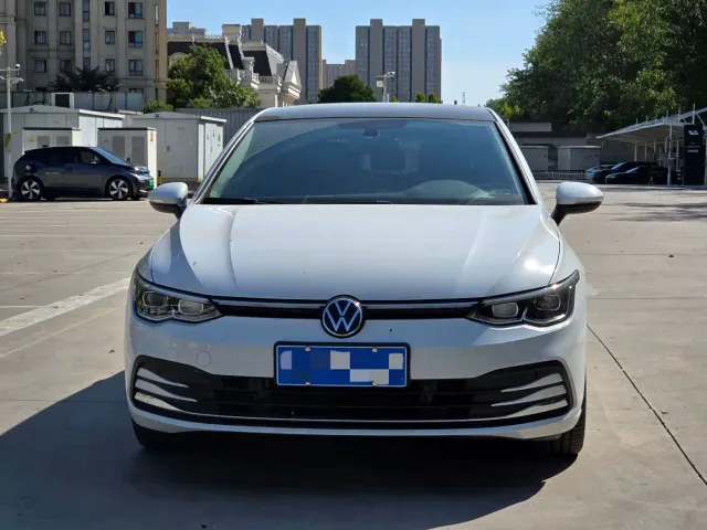 Volkswagen Golf — Фото автомобиля 2
