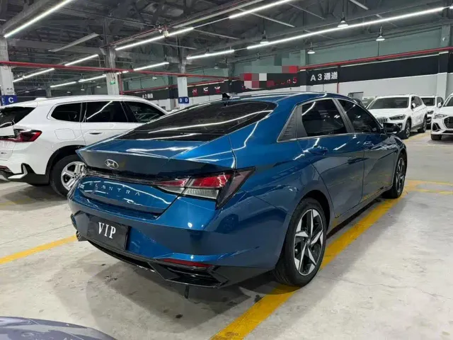 Hyundai Elantra — Фото автомобиля 8