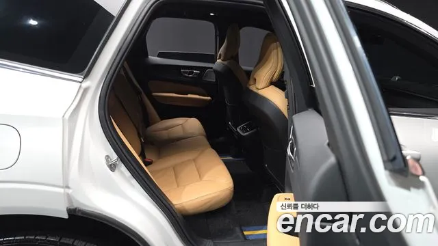 Volvo XC60 2nd Gen — Фото автомобиля 12