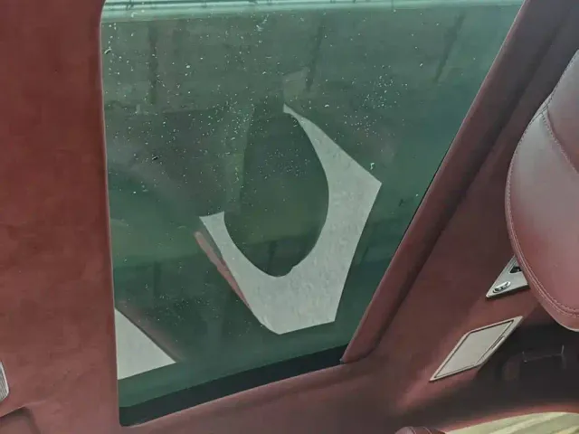 Bentley Flying Spur — Фото автомобиля 16