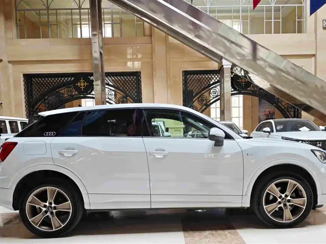 Audi Q2L — Фото автомобиля 14