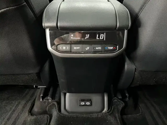 Toyota Highlander — Фото автомобиля 14