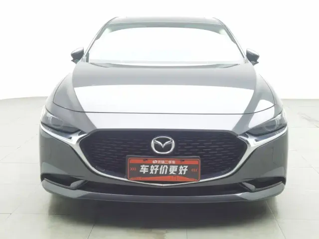 Mazda Axela — Фото автомобиля 3