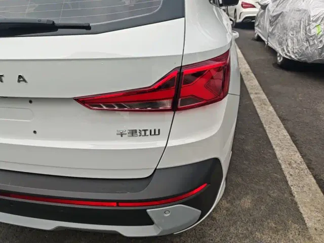 Jetta VS7 — Фото автомобиля 7
