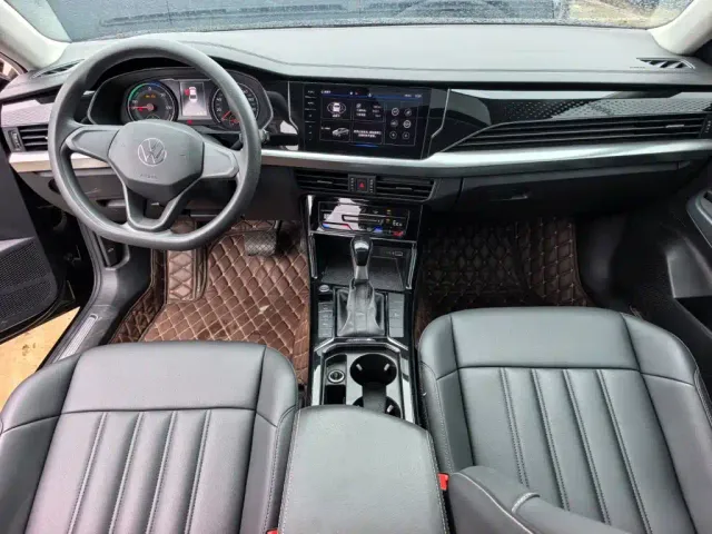 Volkswagen Passat — Фото автомобиля 8