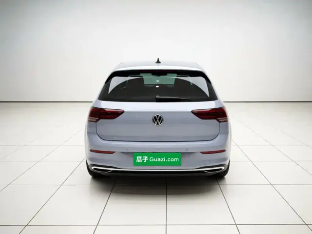 Volkswagen Golf — Фото автомобиля 3