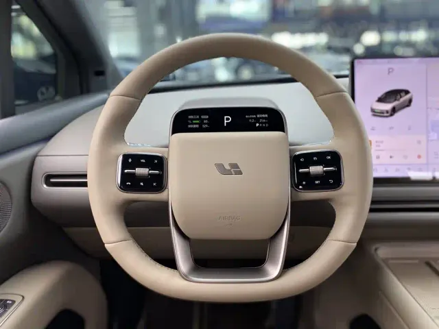 Li Auto i6 — Фото автомобиля 11