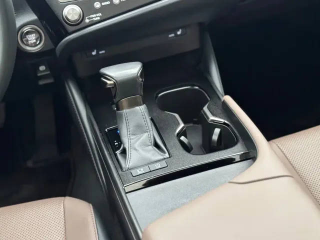 Lexus ES — Фото автомобиля 15
