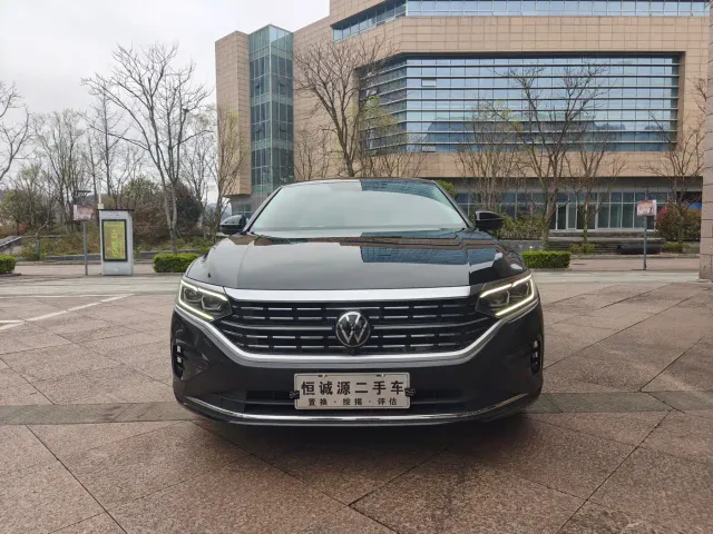 Volkswagen Passat — Фото автомобиля 3