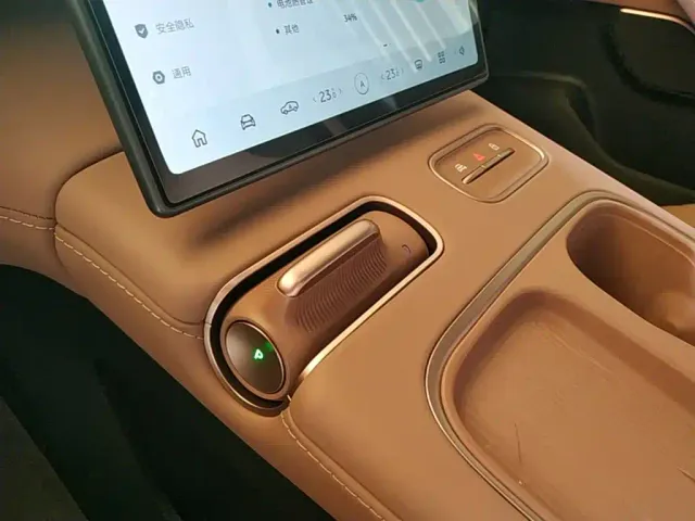 Nio EC6 — Фото автомобиля 13