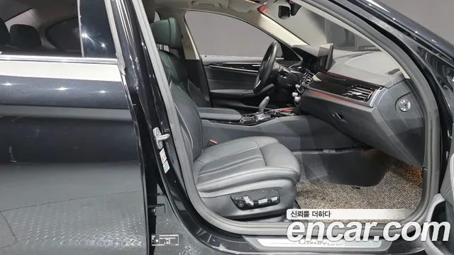 BMW 5-Series — Фото автомобиля 24