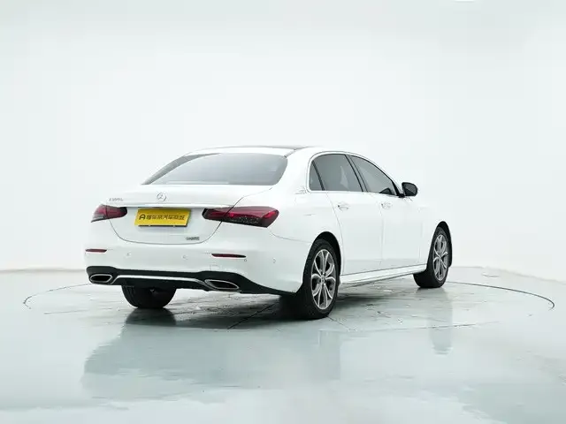 Mercedes-Benz E-Class — Фото автомобиля 7