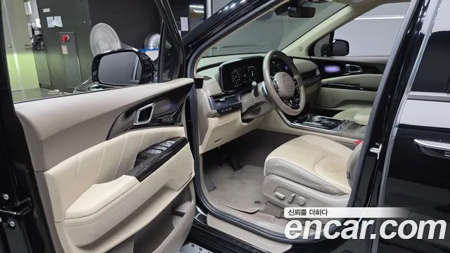 Kia Carnival Generation 4 — Фото автомобиля 15