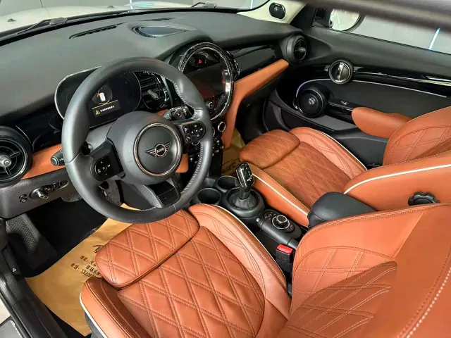 MINI Hatch — Фото автомобиля 11
