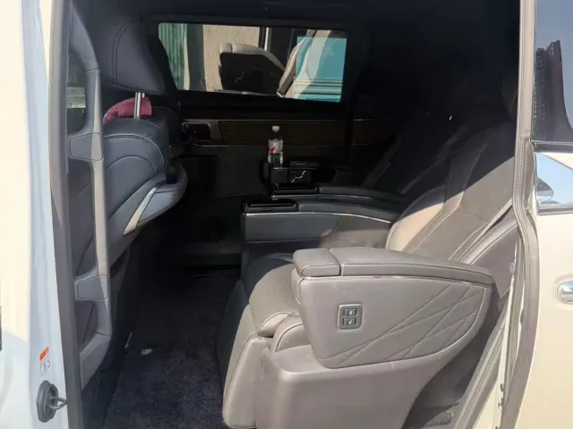 Toyota Vellfire — Фото автомобиля 6
