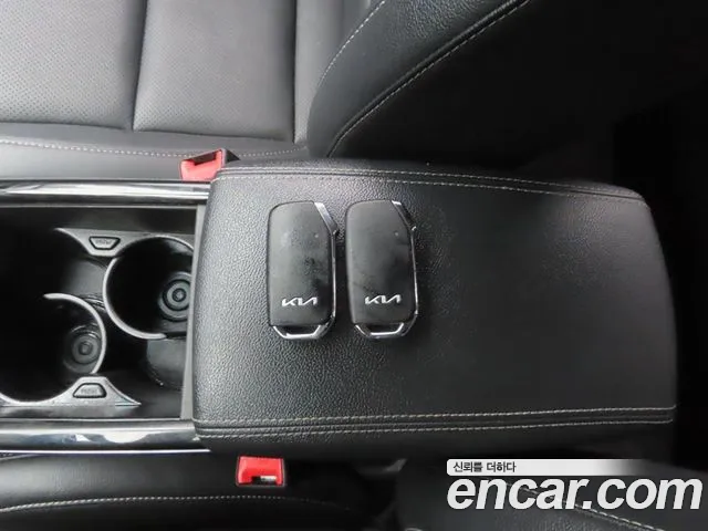 Kia Niro — Фото автомобиля 19