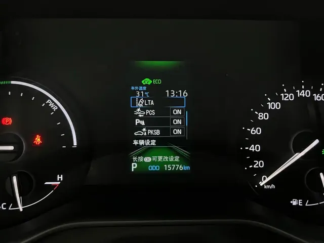 Toyota Sienna — Фото автомобиля 16