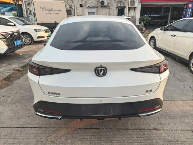 Changan Eado — Фото автомобиля 8