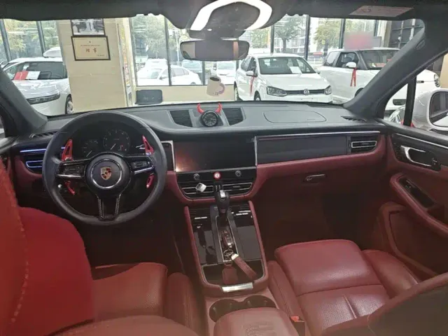 Porsche Macan — Фото автомобиля 9