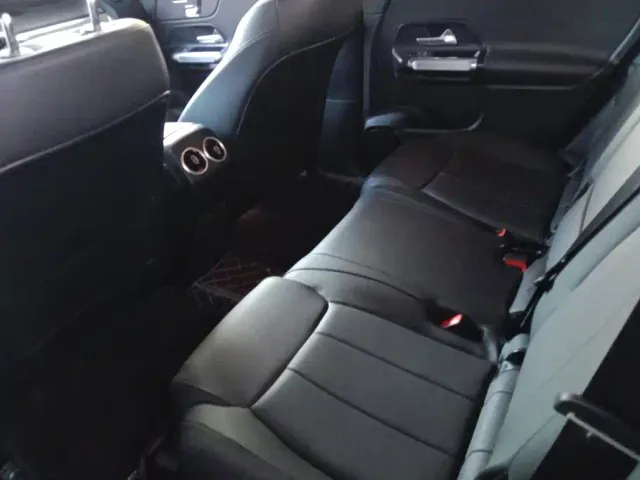 Mercedes-Benz EQB — Фото автомобиля 11