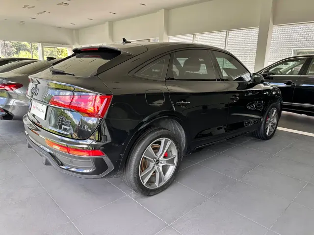 Audi Q5L Sportback — Фото автомобиля 4
