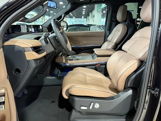 Lincoln Navigator — Фото автомобиля 7